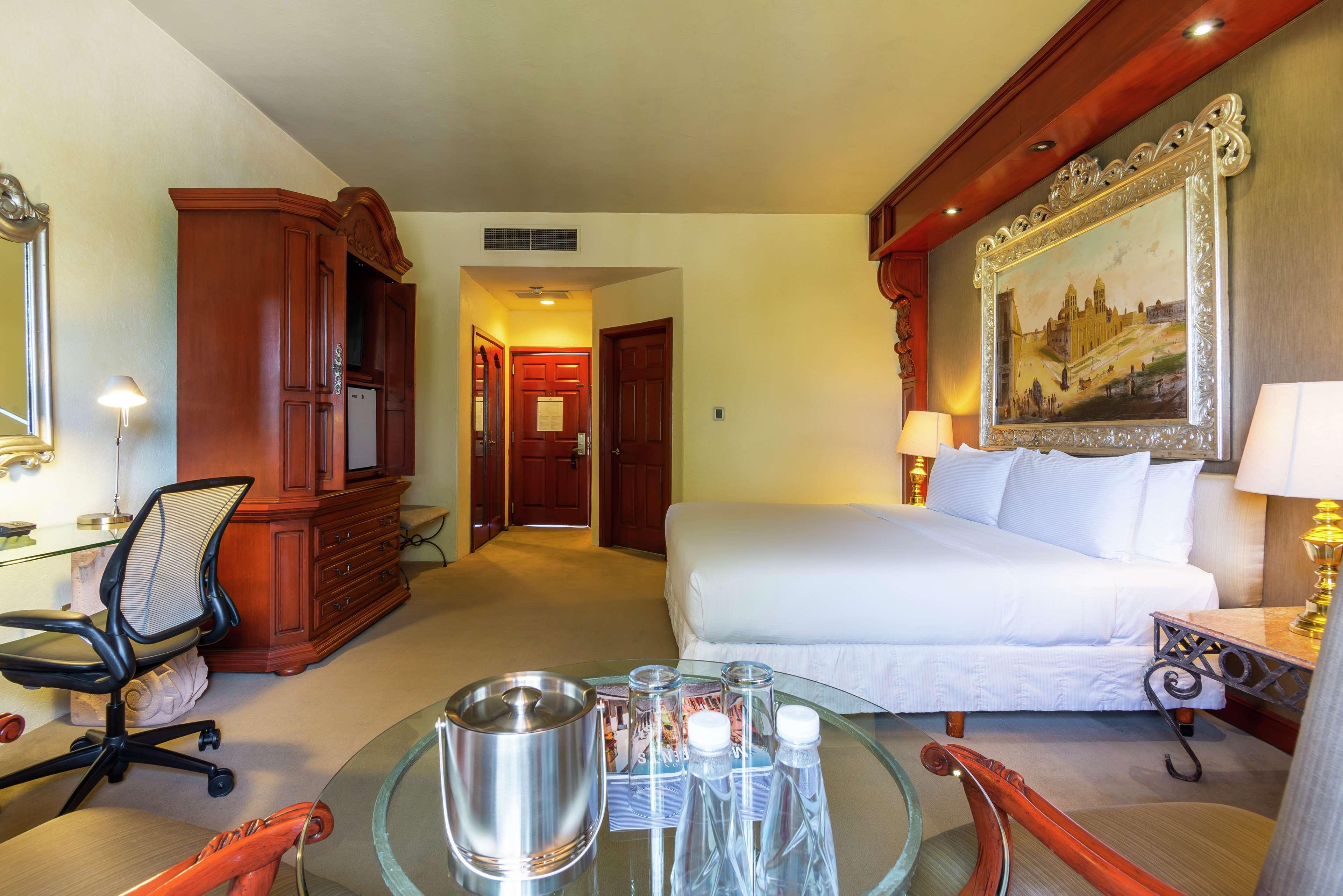 Hilton Hotel 4*